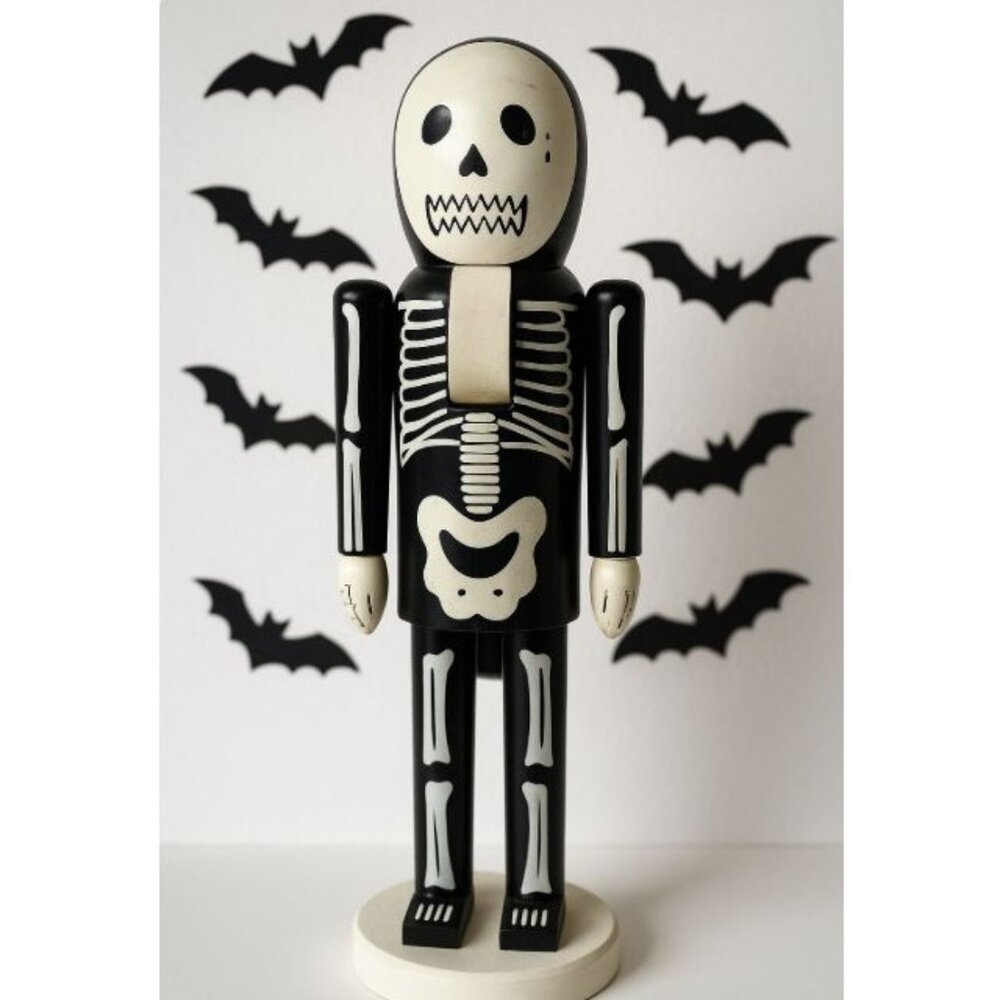 💀 Northlight 14" Wooden Skeleton Halloween Nutcracker (Black‎ & White)